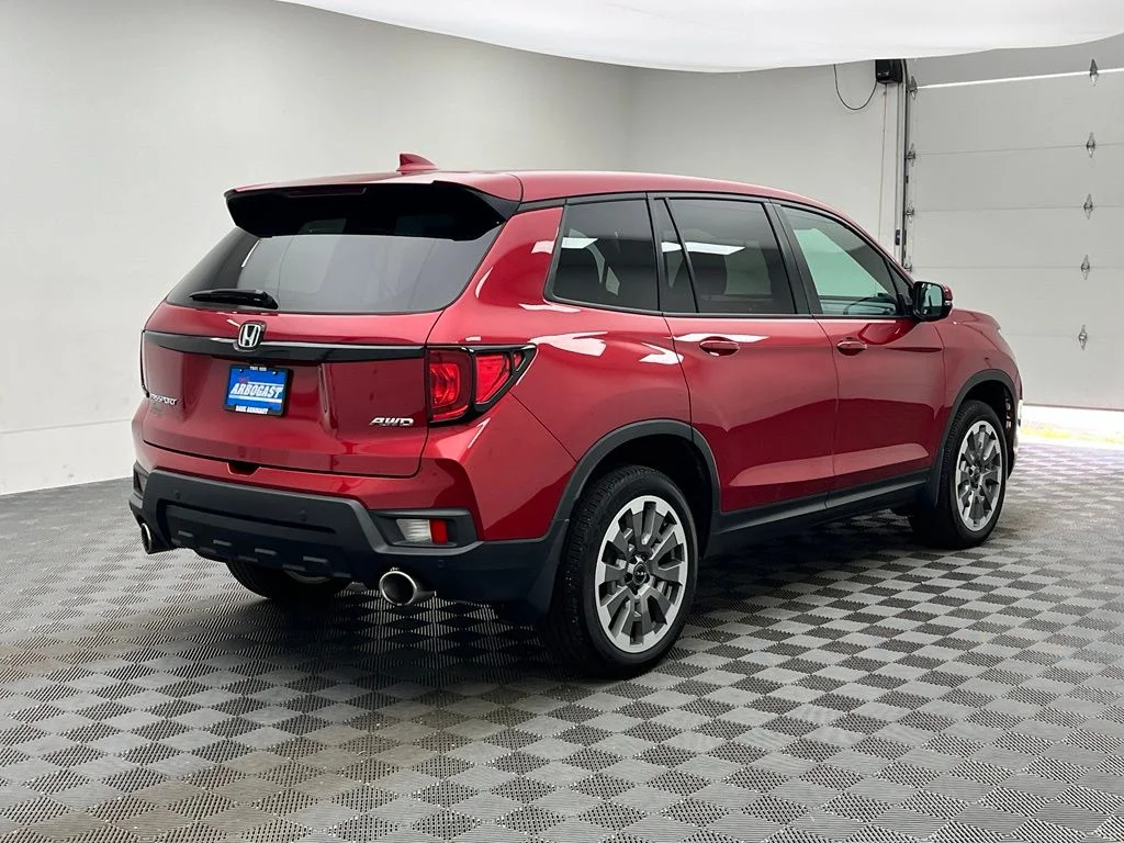 Used 2025 Red Honda EX-L image 9
