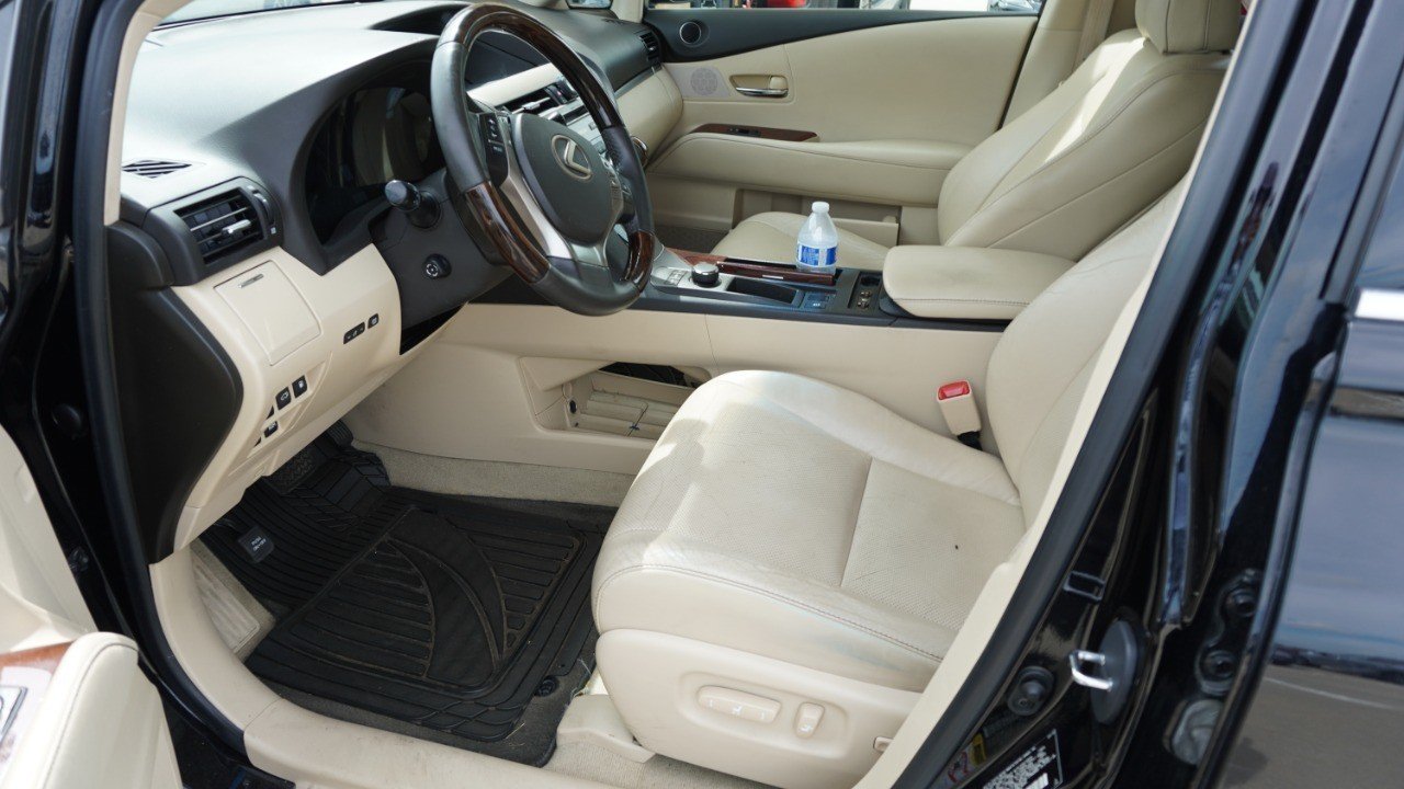 Used 2013 Black Lexus  image 7