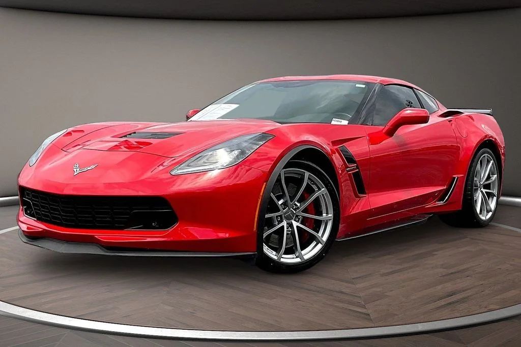 Used 2019 Red Chevrolet Grand Sport image 2