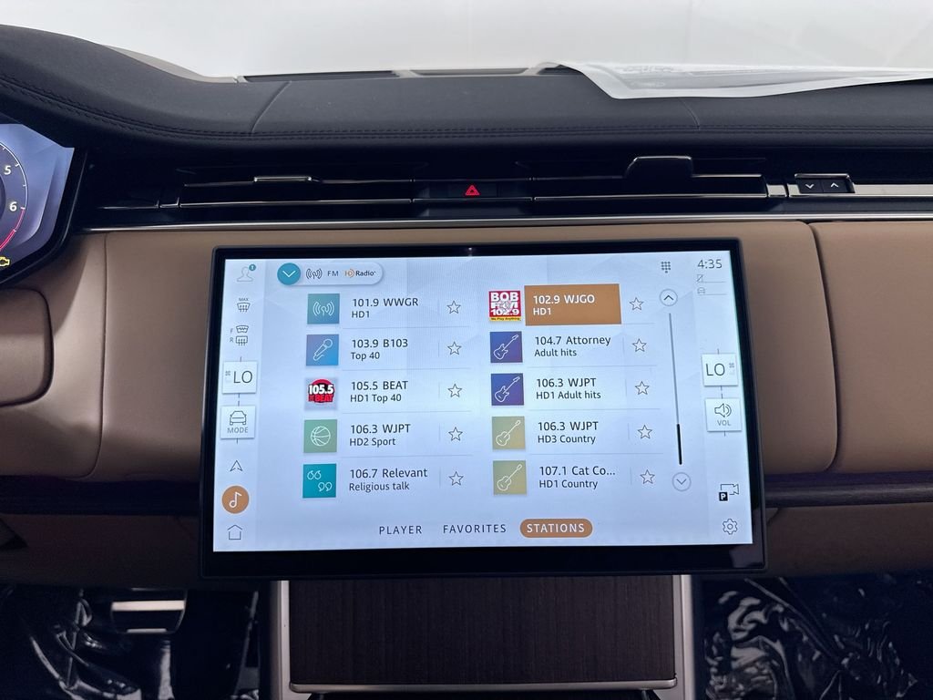 New 2026 Belgravia Green Land Rover SE LWB image 16