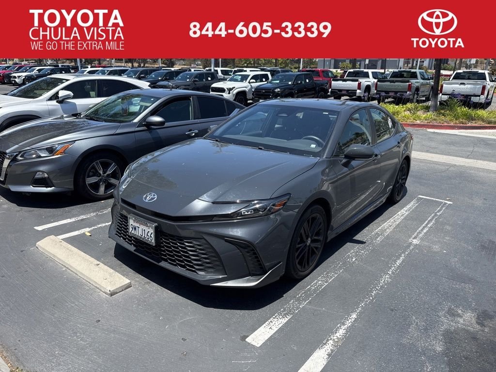 Used 2025  Toyota SE image 1