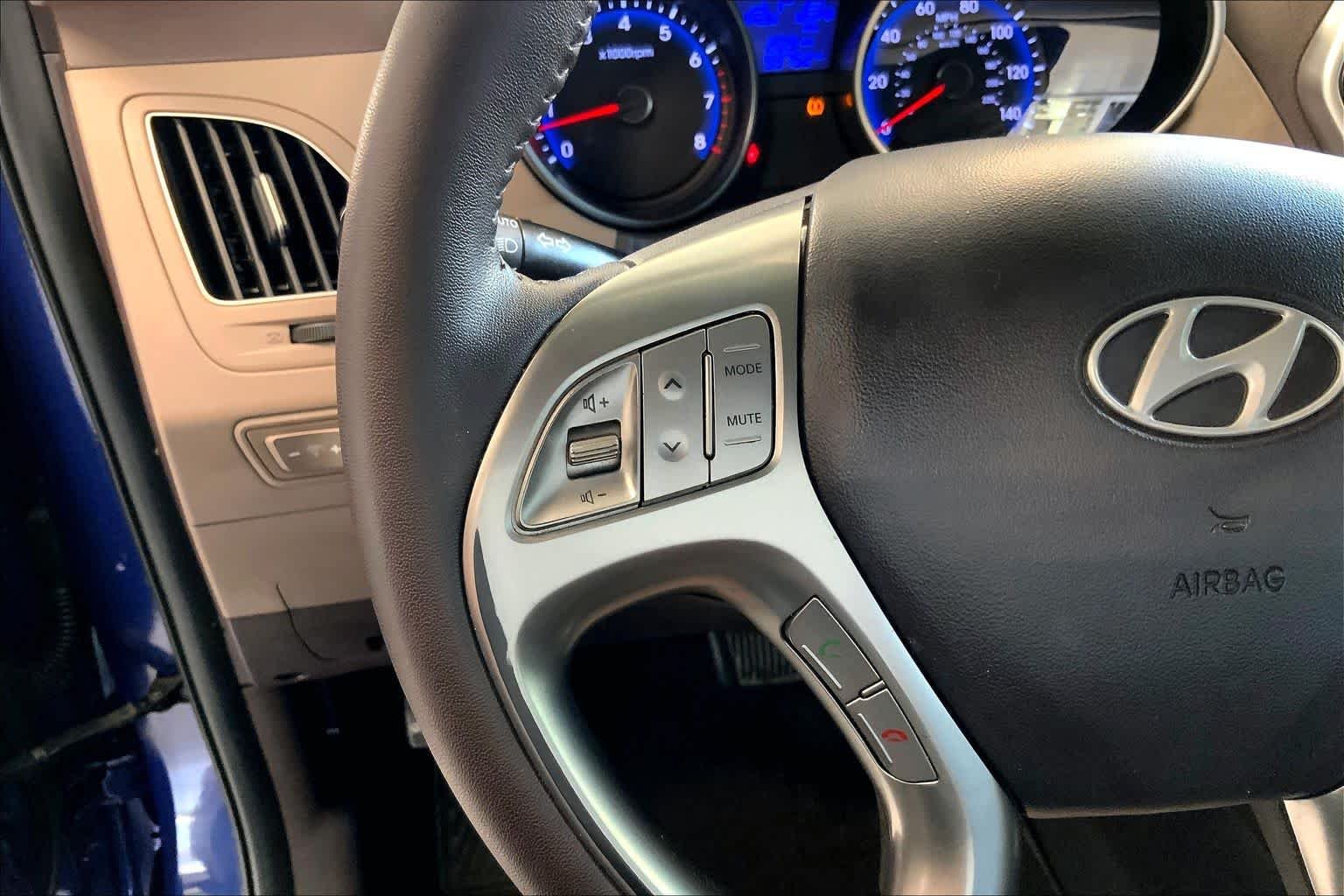 Used 2011 Iris Blue Hyundai GLS image 23