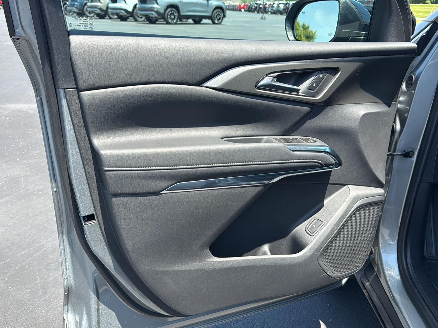New 2026 Sterling Gray Metallic Chevrolet LT image 21