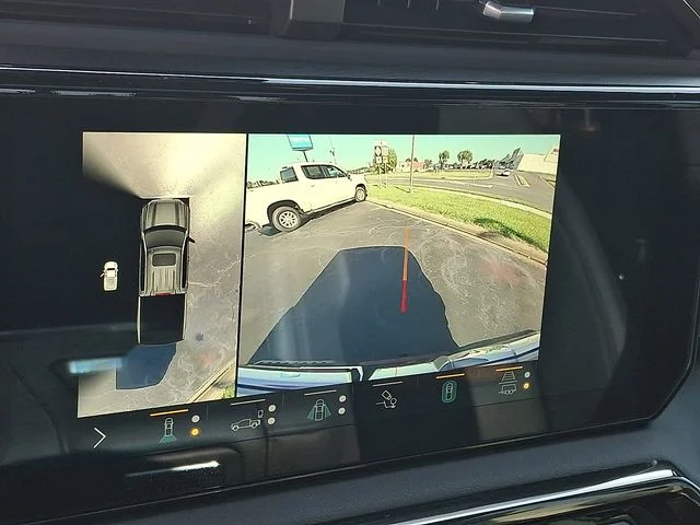 Used 2022 Red GMC AT4 image 18
