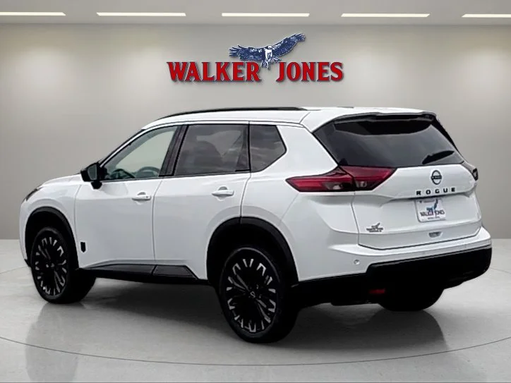New 2026 Everest White Pearl TriCoat Nissan Dark Armor™ image 5
