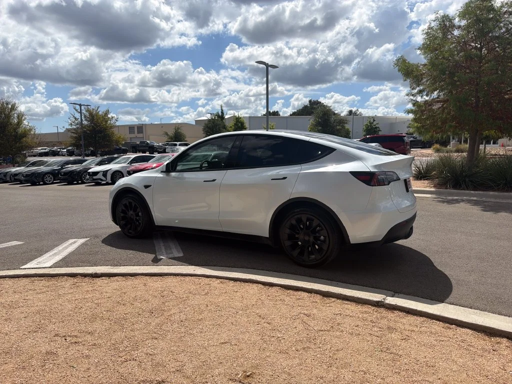 Used 2023  Tesla Standard Range image 6