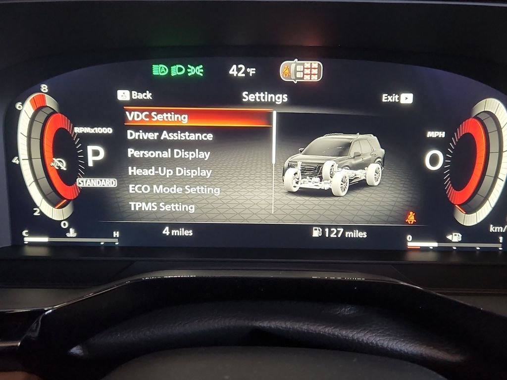 New 2026 Boulder Gray Pearl / Super Black Two-tone Nissan Platinum image 22