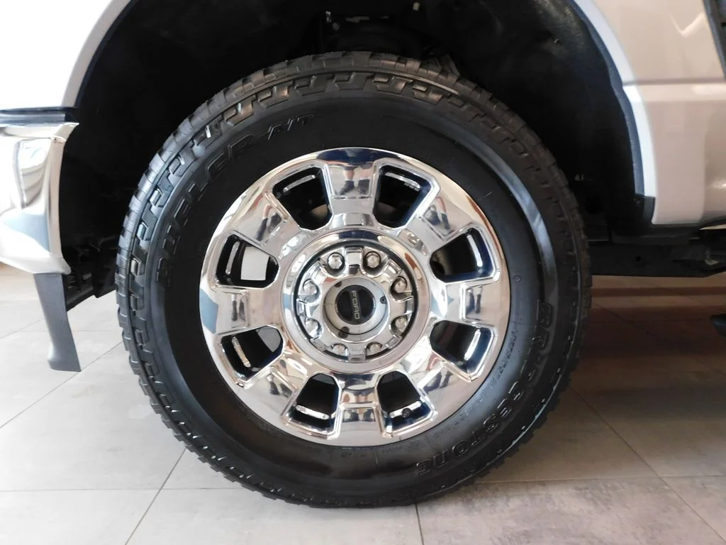 Used 2024 Iconic Silver Metallic Ford Lariat image 8