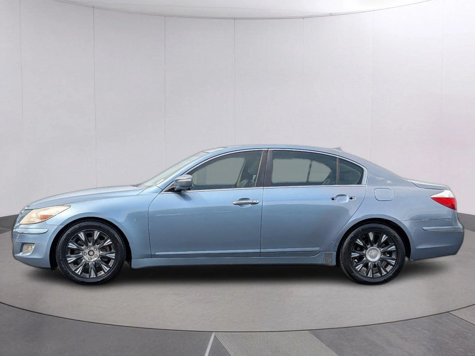 Used 2009 Sterling Blue Metallic Hyundai 3.8L image 2