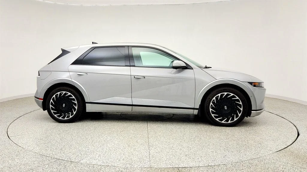 Used 2024 Cyber Gray Hyundai Limited AWD image 4