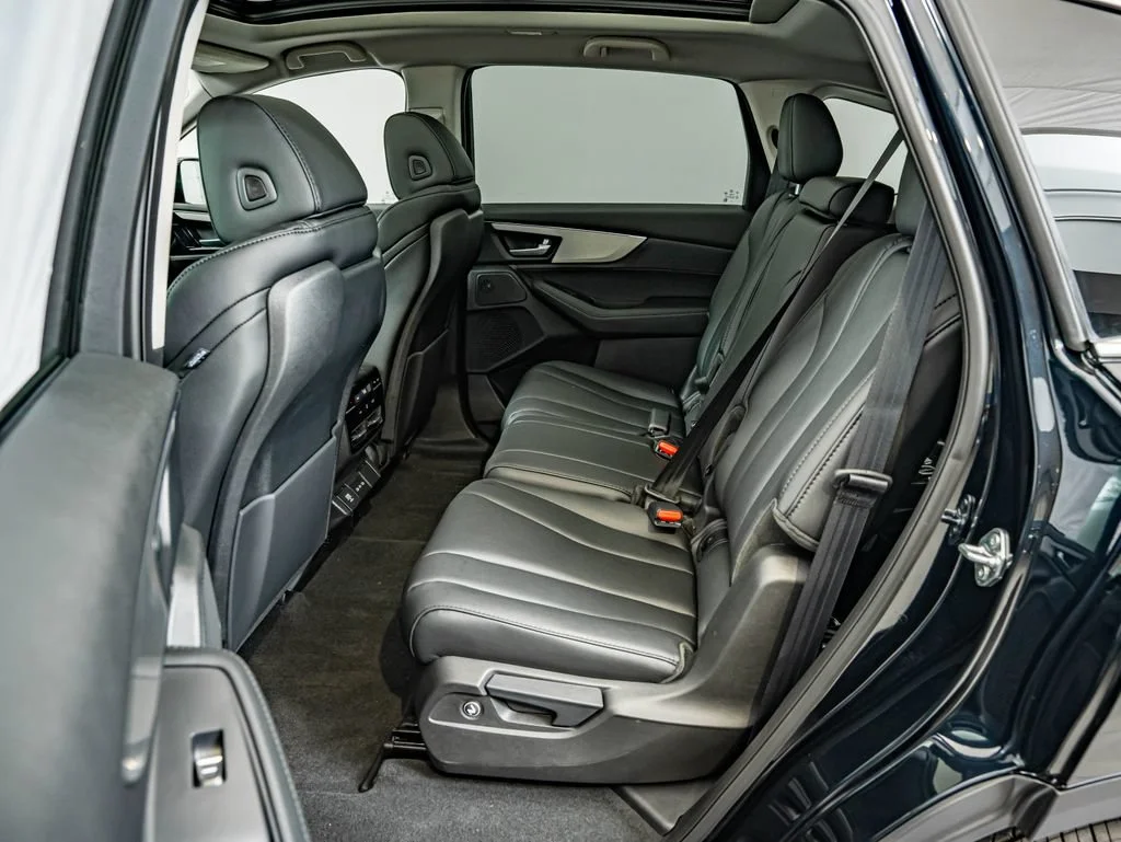 New 2026 Majestic Black Pearl Acura SH-AWD image 35