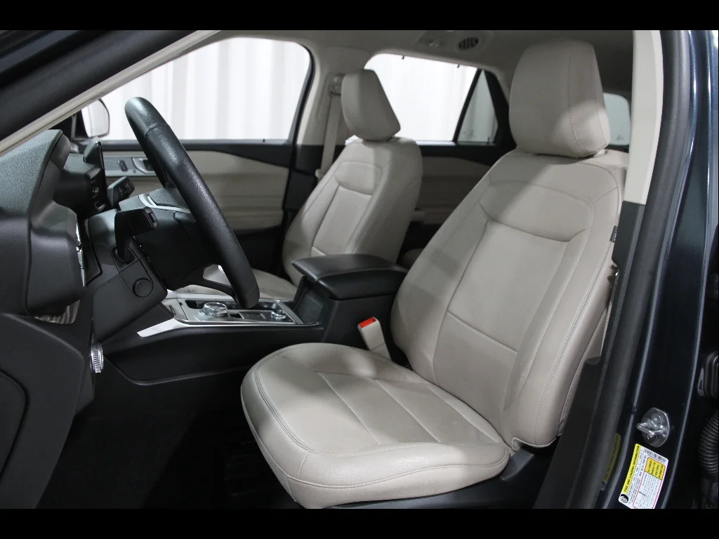 Used 2023 Stone Blue Ford Limited image 6