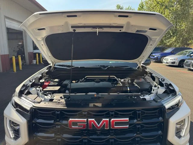 Used 2026 White GMC Elevation image 19