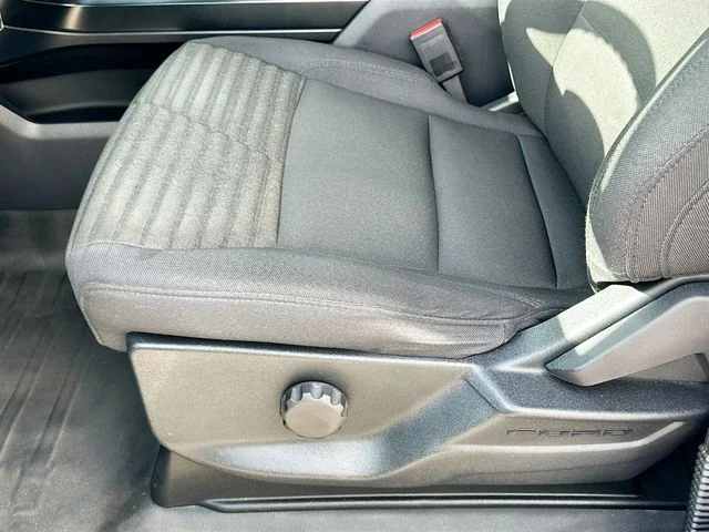 Used 2023 White Ford XL image 19