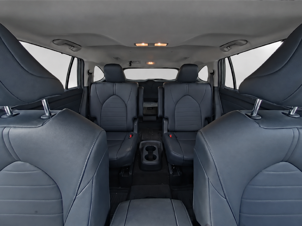 Used 2024  Toyota XLE image 17