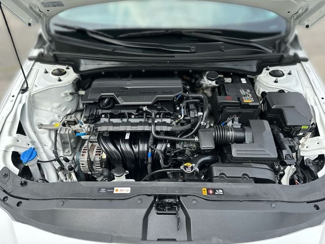 Used 2025 White Hyundai Limited image 20