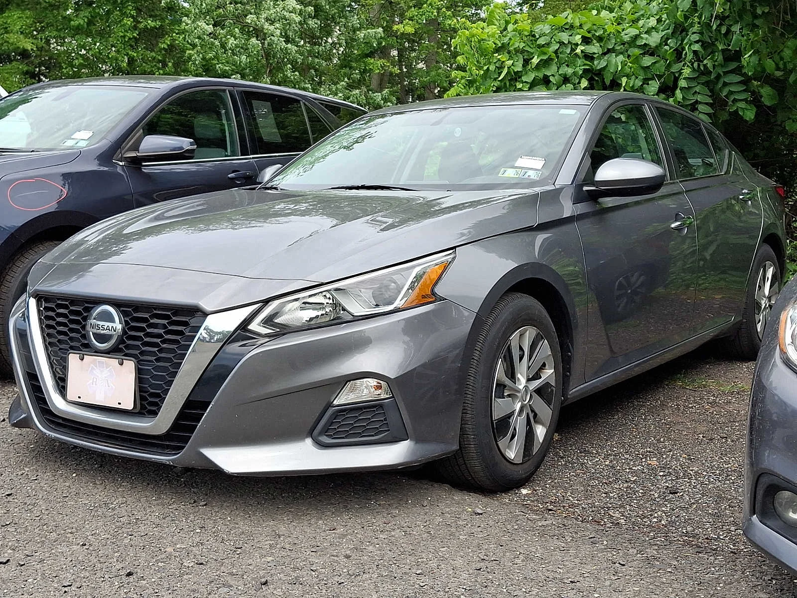 Used 2019 Gun Metallic Nissan 2.5 S image 2