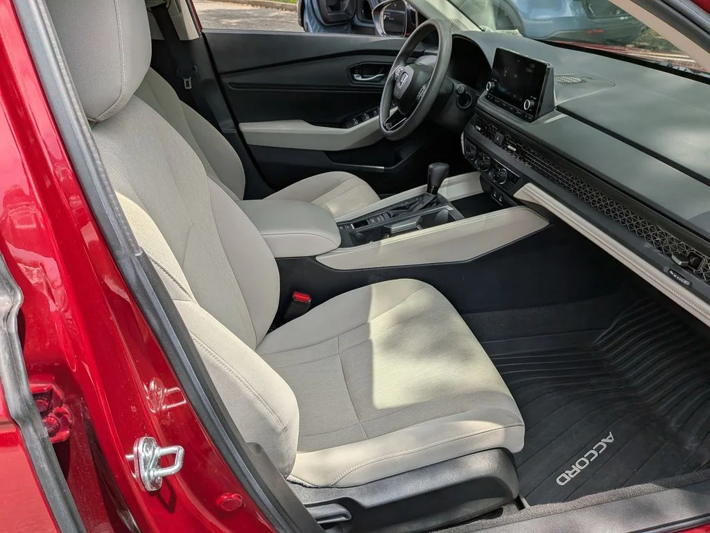 Used 2025 Red Honda SE image 30