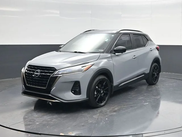 Used 2023 Gray Nissan SR image 7