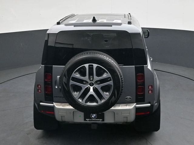 Used 2020  Land Rover SE image 32
