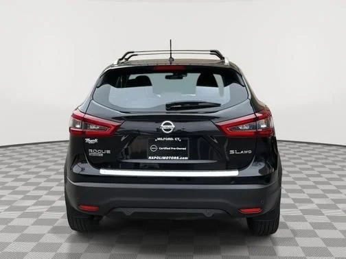Used 2022 Black Nissan SL image 4