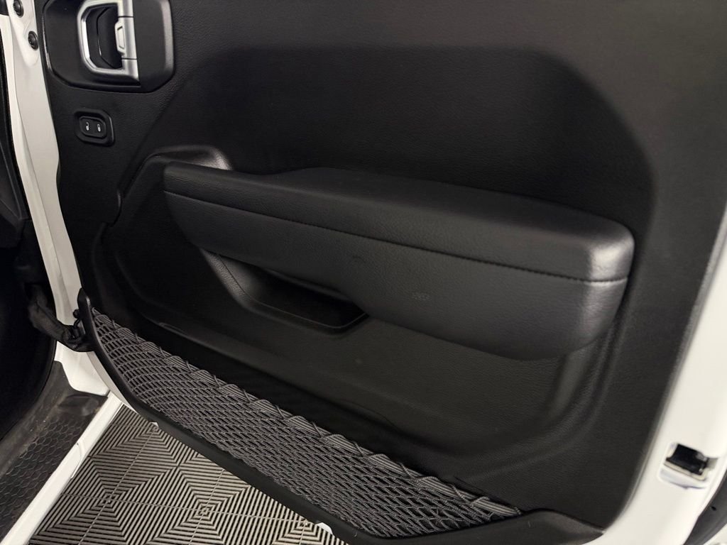Used 2024 White Jeep Willys image 32