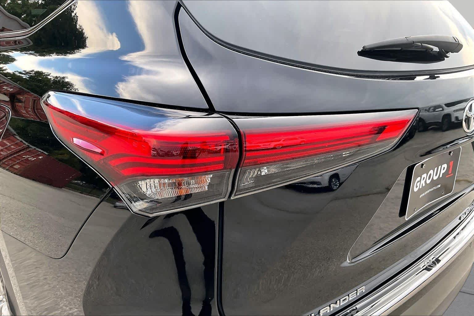 Used 2022 Midnight Black Metallic Toyota Platinum image 29