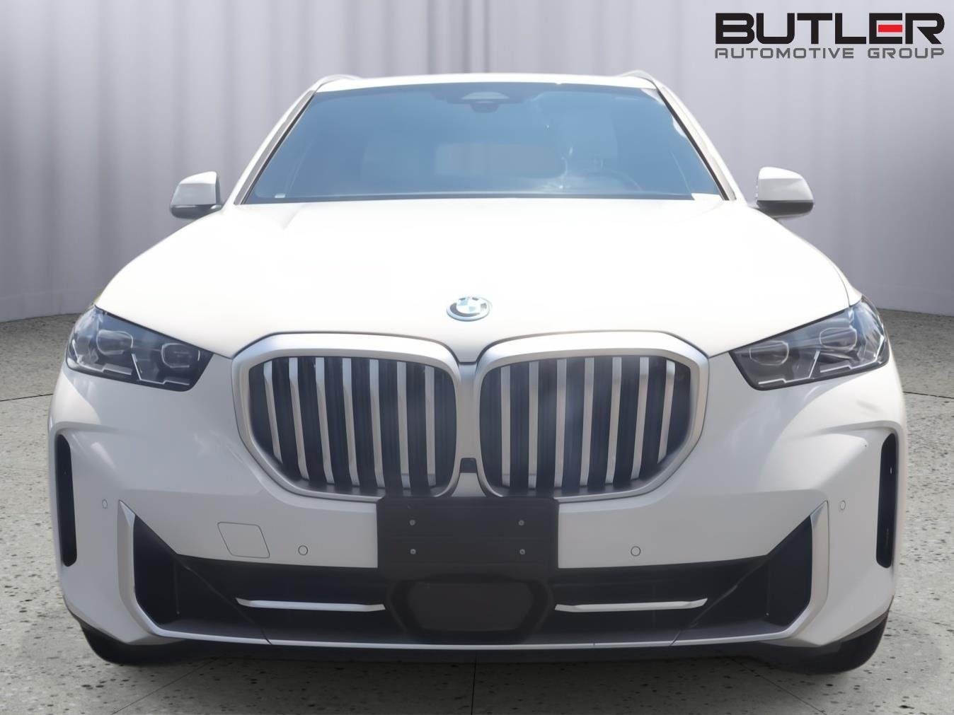 Used 2024 Alpine White BMW xDrive50e image 2