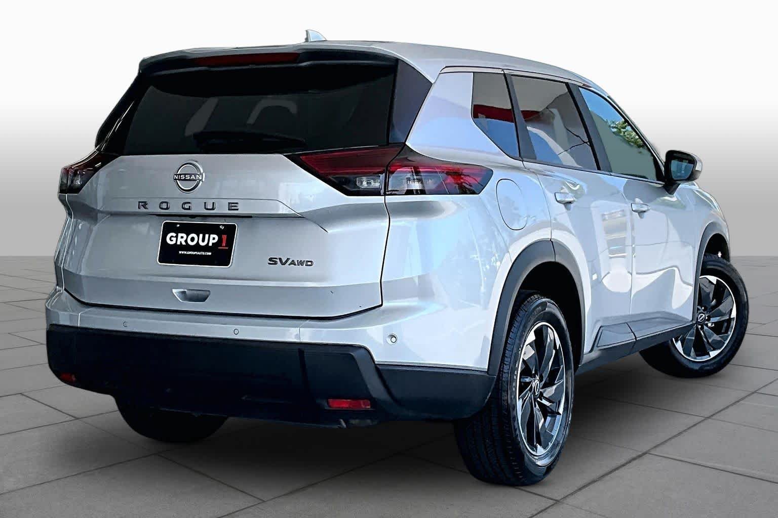Used 2024 Brilliant Silver Metallic Nissan SV image 13