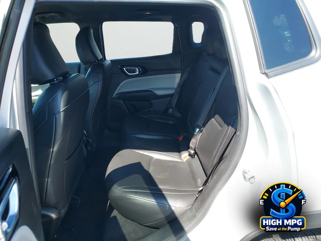 Used 2025 Silver Jeep Limited image 29
