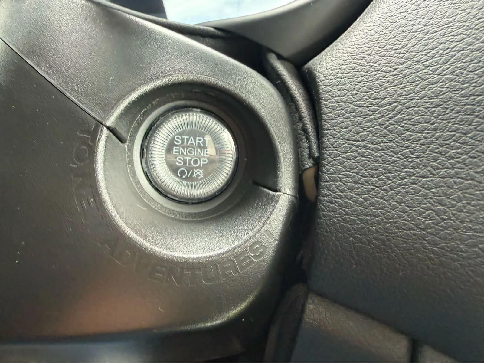 Used 2023 Alpine White Clearcoat Jeep Latitude image 24