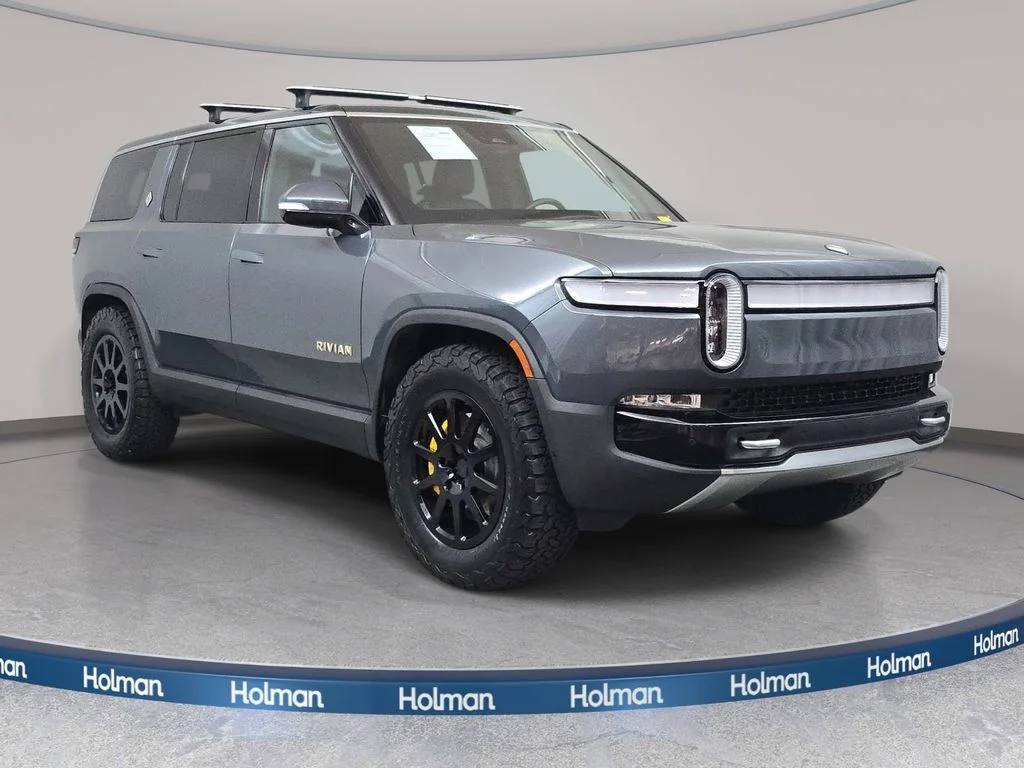 Used 2023 Gray Rivian Adventure image 3