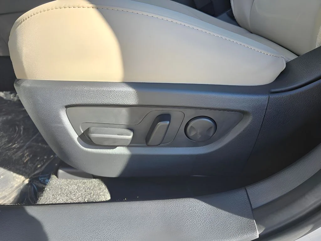 Used 2026 Snowflake White Pearl Mica Mazda 2.5 S Preferred image 16