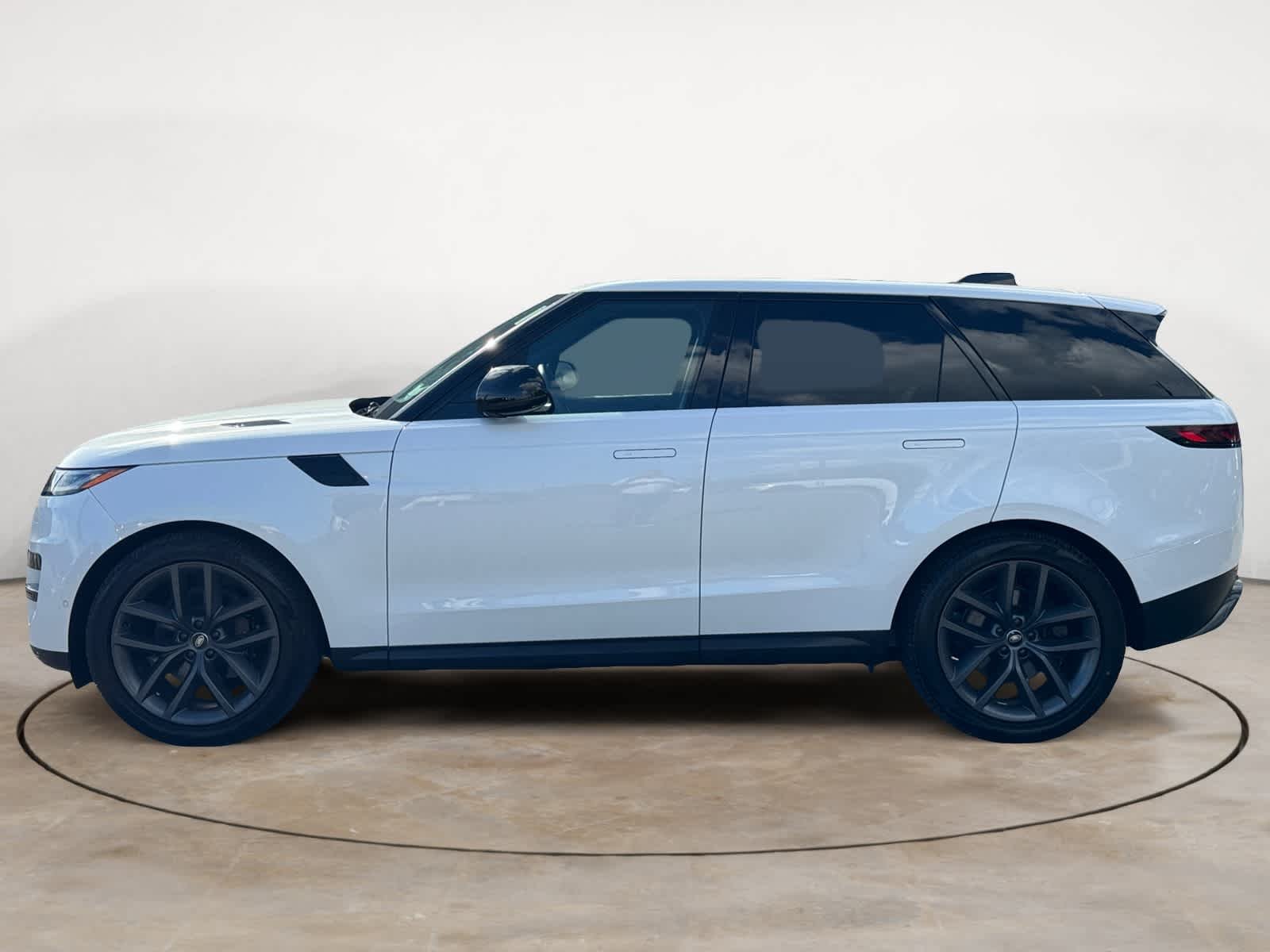 Certified Used 2024 Ostuni Pearl White Metallic Land Rover SE image 2