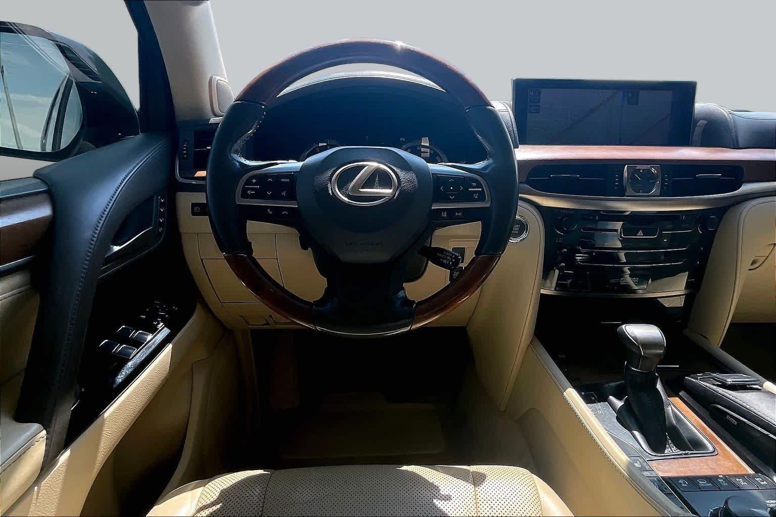 Used 2017 Starfire Pearl Lexus  image 6