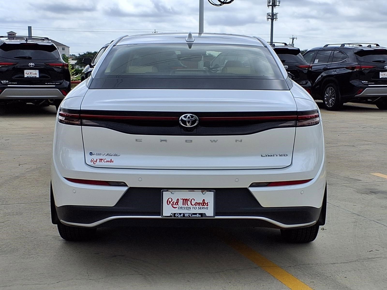 New 2026 Oxygen White <sup>1</sup> Toyota  Limited image 6