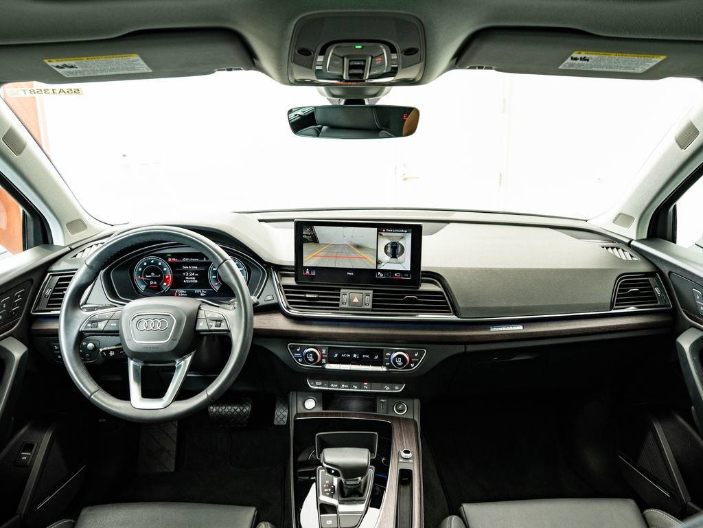 Used 2021 Mythos Black Metallic Audi 45 Prestige image 4