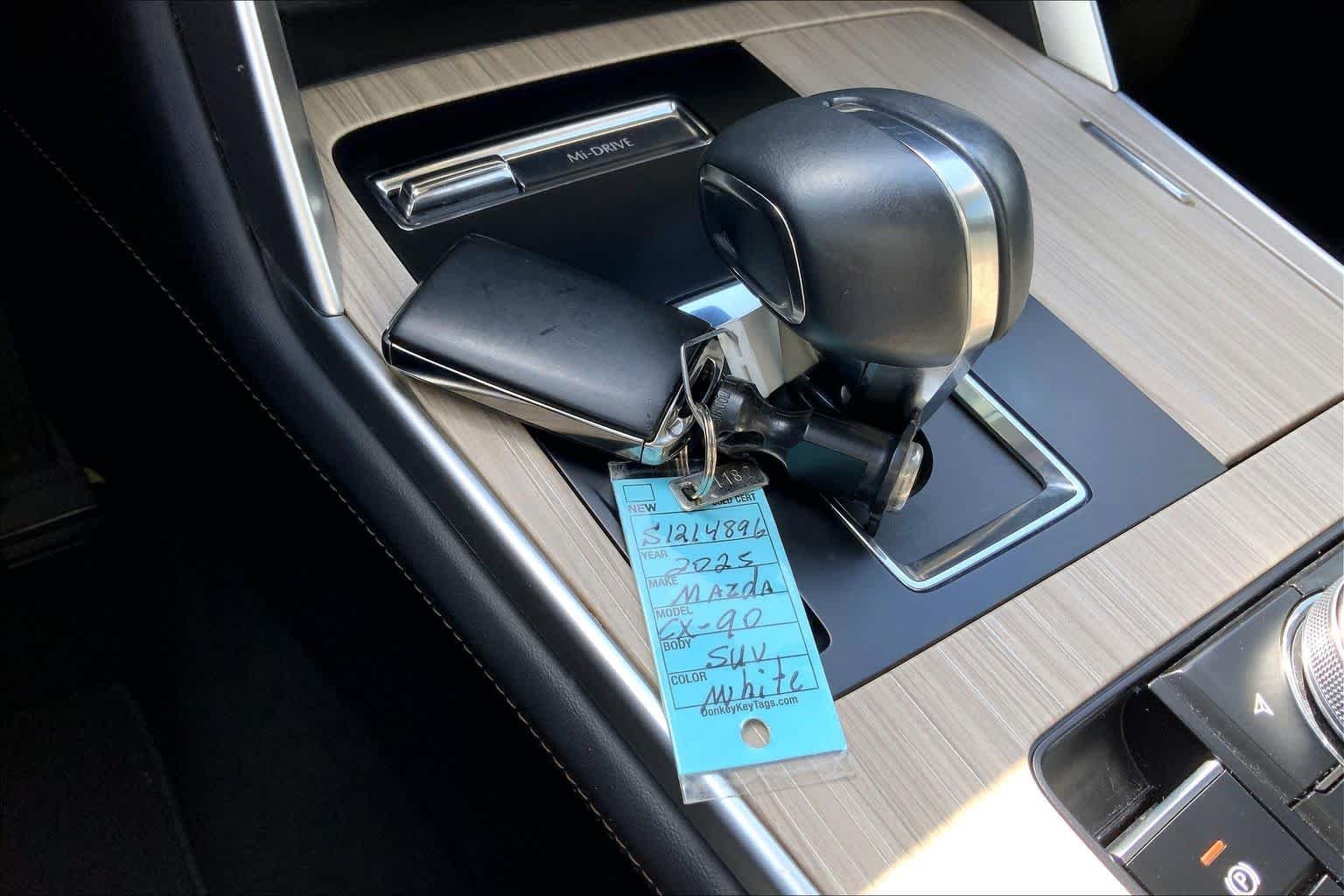 2025 Mazda CX-90 Preferred Package - Photo 15