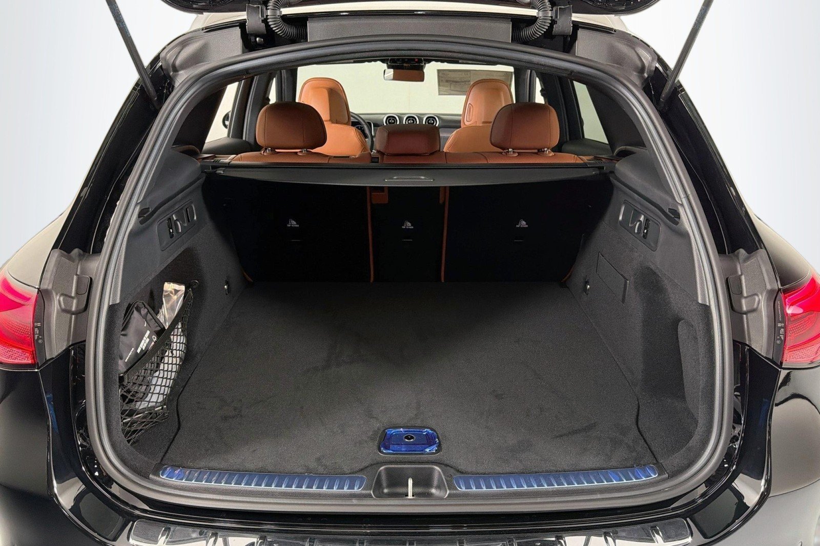 New 2026 Black Mercedes-Benz GLC 300 SUV image 22