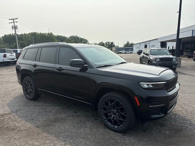 Used 2023 Black Jeep Summit image 7