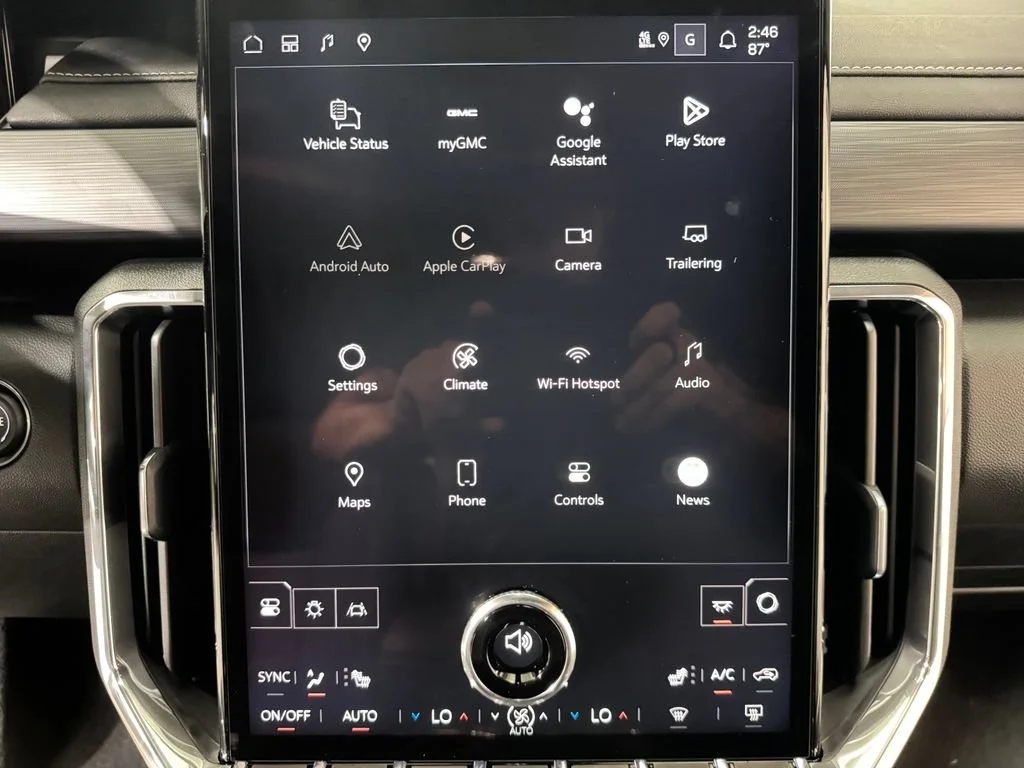 New 2026 Summit White GMC Elevation image 13