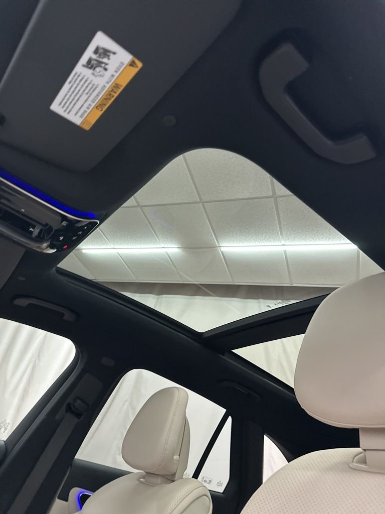 Used 2026 Silver Mercedes-Benz GLC 300 image 19