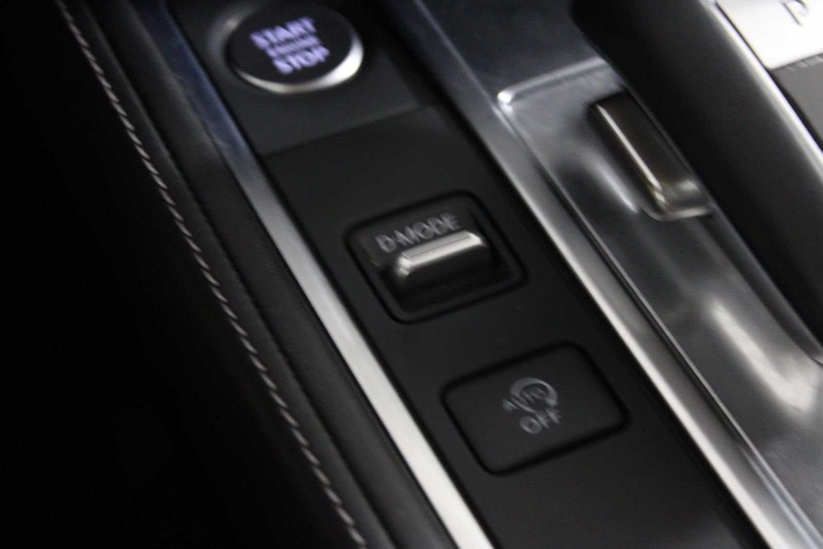 Used 2025 Black INFINITI Sensory image 28