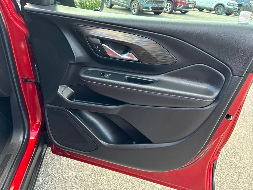 Used 2022 Red GMC SLE image 41