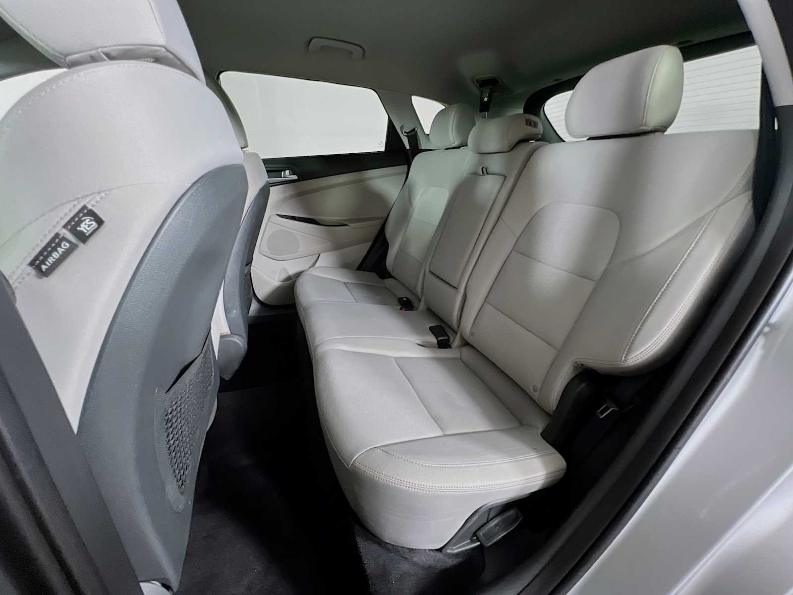 Used 2020 Stellar Silver Hyundai SE image 23
