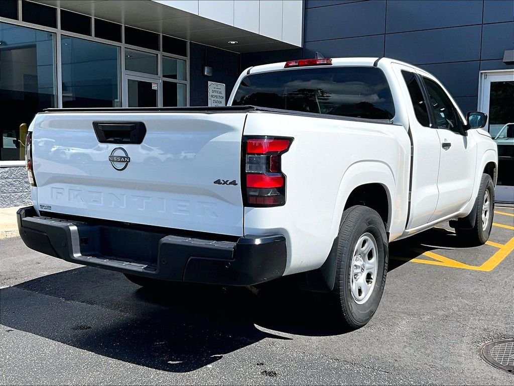Used 2022 White Nissan S image 4