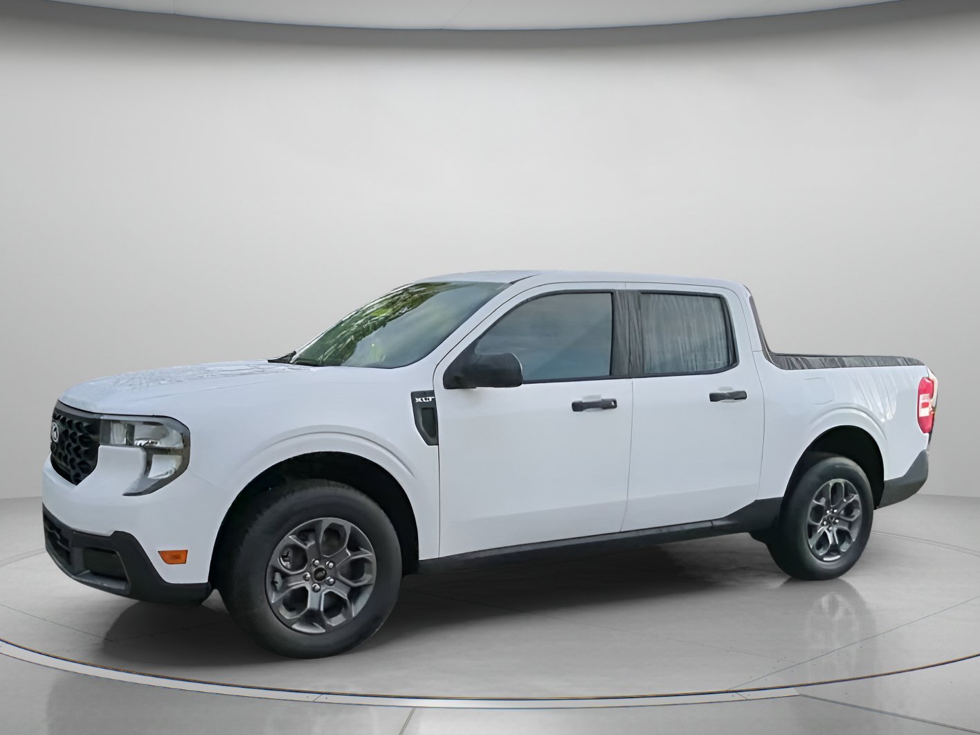 New 2026 Oxford White Ford XLT image 11
