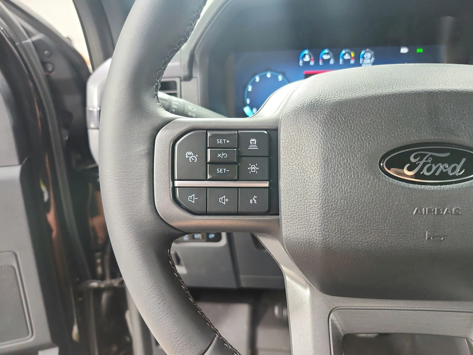 New 2026 Agate Black Metallic Ford XLT image 23