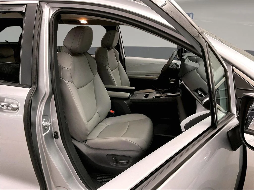Used 2025 Silver Toyota XLE image 10