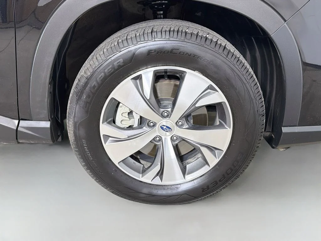 Used 2019 Black Subaru Premium image 28